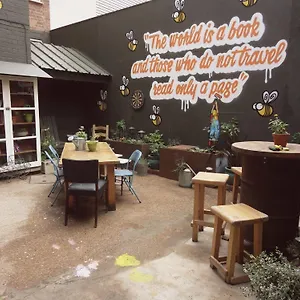 混合冰屋旅舍 旅馆